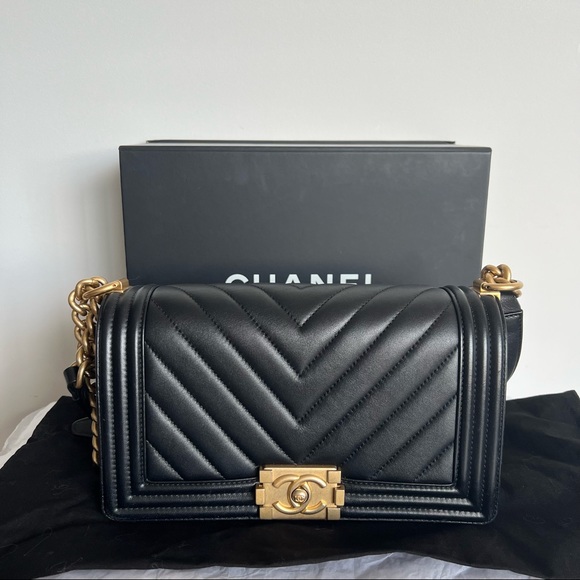 SOLD Chanel Chevron Medium Boy Bag - Picture 1 of 12